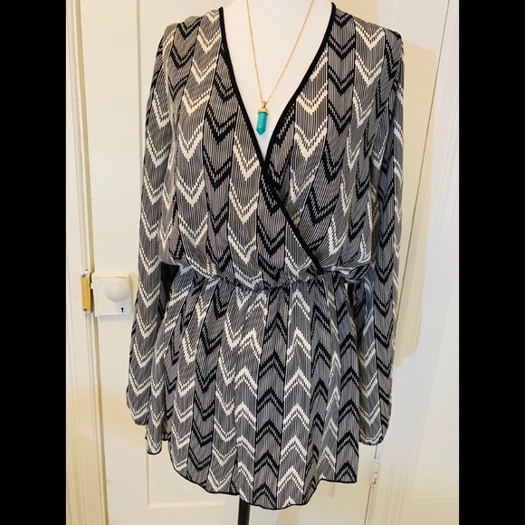 Black white romper - Picture 1 of 5